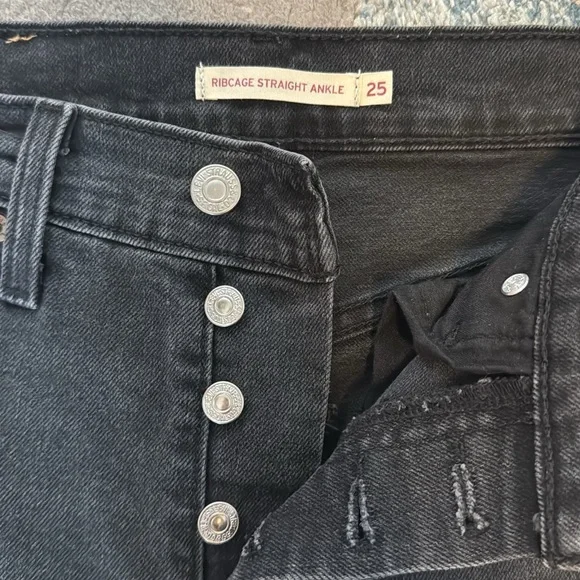Levi’s Ribcage Ankle Straight Jeans. Women’s size 25. - Picture 4 of 5
